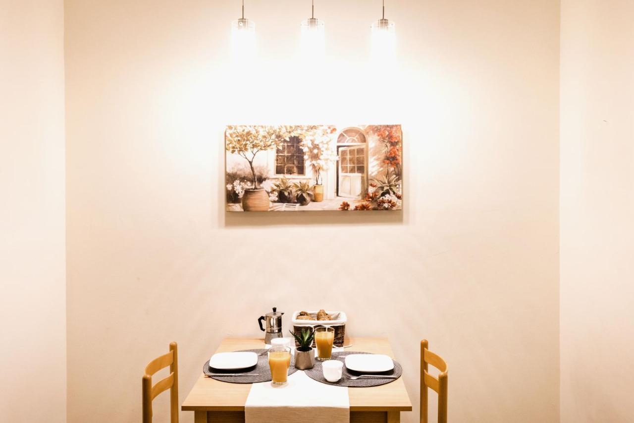 Downtown Charm With Balcony And Garden View Apartment Budapest Ngoại thất bức ảnh