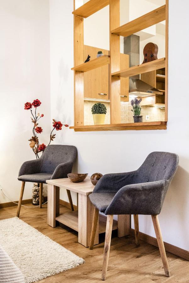 Downtown Charm With Balcony And Garden View Apartment Budapest Ngoại thất bức ảnh