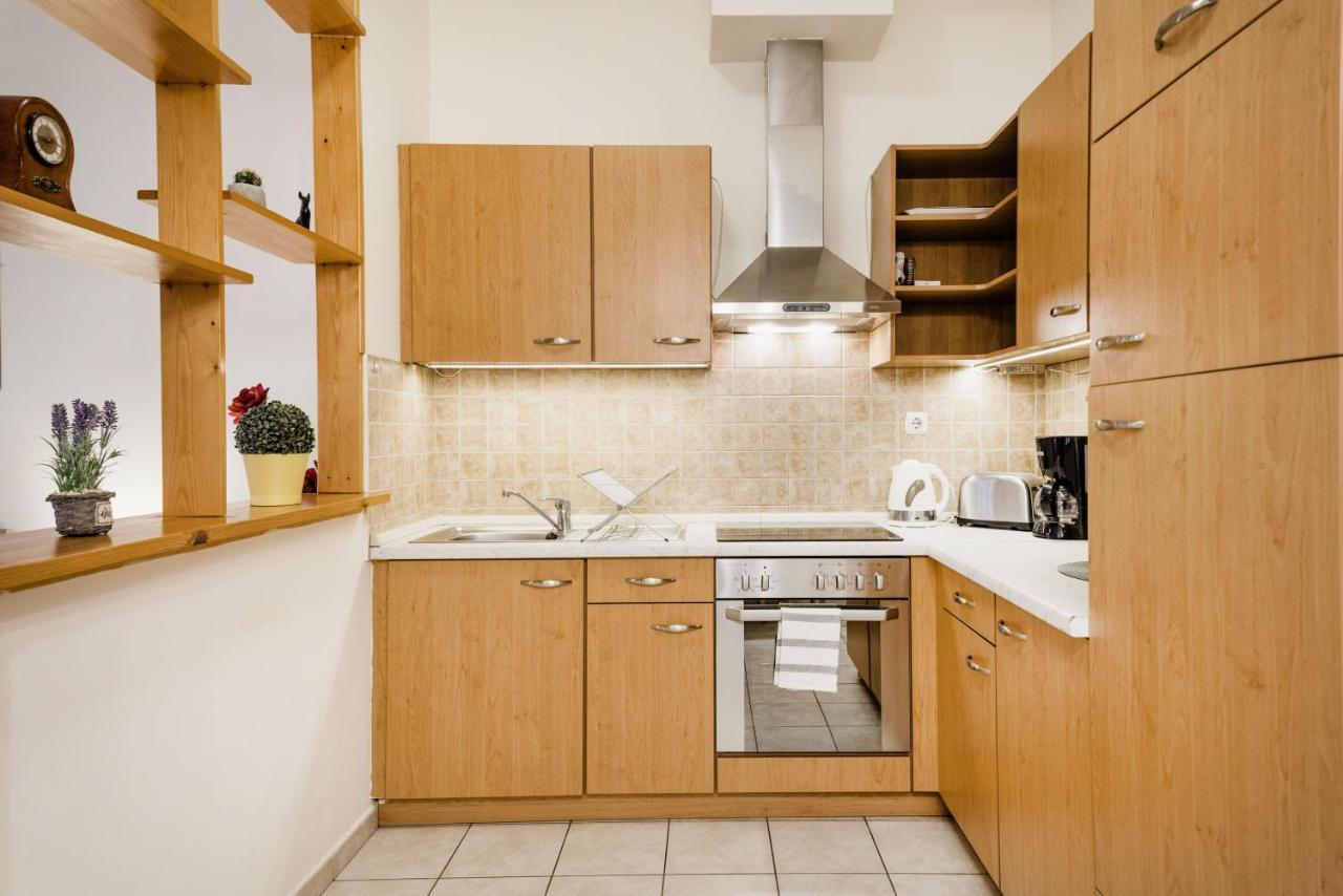 Downtown Charm With Balcony And Garden View Apartment Budapest Ngoại thất bức ảnh